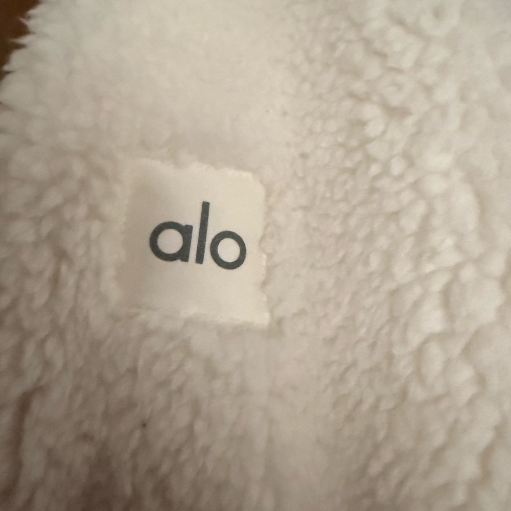 Alo Sherpa Quilted Pocket Zip-Up Bomber in Cream - Picture 4 of 5